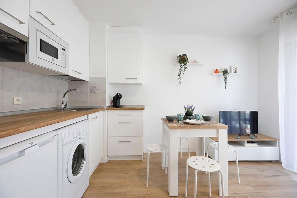 Appartement Avec Jardin, Piscine, Parking, Wifi, Proche Plage-beach-playa